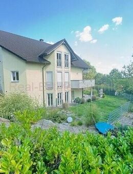 Traumobjekt mit reichlich Platz in unverbaubarer Lage ** Balkon** Kaminofen** Pool ** Top ** - Parkstein