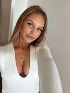 Neu 🔥 Gina 🔥 heißes Girl lässt keine Wünsche offen 🔥