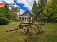 Ein Ort zum Verweilen - kleines Haus am Wasser mit Steg, knisterndem Kamin und grünem Gartenparadies - Spreenhagen