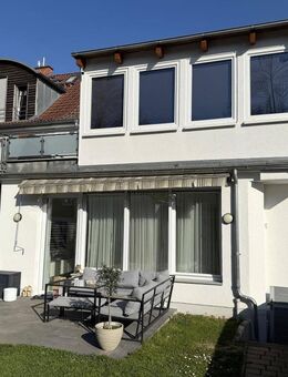 Schierstein Modernes Zweifamilienhaus mit Garten und Outdoor-Pool - Wiesbaden