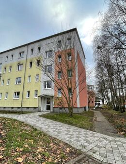 Attraktive 4 Zimmer Wohnung mit Balkon - Schwerin