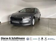 Skoda Superb, 1.5 IV Combi Selection eTSI, Jahr 2024 - Schmallenberg