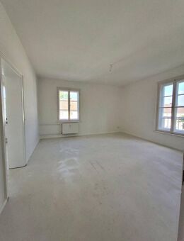 Zentrale Wohnung mit Tageslichtbad // 2.OG rechts - Wolfsburg