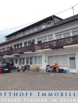 Große 4-Zimmer-Dachgeschosswohnung mit Balkon in Lennestadt-Langenei - Lennestadt