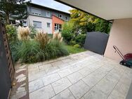 Attraktive 2-Zimmer-Erdgeschosswohnung mit Terrasse, eigenem Garten und Einbauküche in Zirndorf - Zirndorf