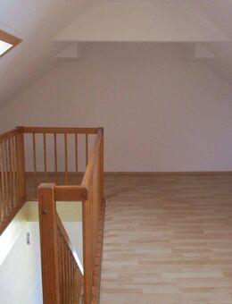 Hier wohnt Gemütlichkeit - Dachwohnung mit Galerie und viel Licht zum Wohlfühlen - Glauchau