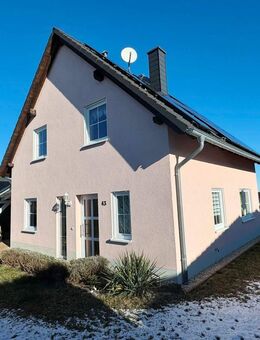 Modernes Einfamilienhaus in ruhiger Siedlung mit effizienter Wärmepumpe aus 2023 - Auerbach (Vogtland)