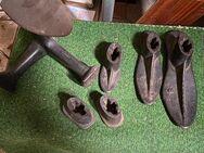 antikes Schusterwerkzeug - Schusteramboss sowie Modelle zur Herstellung von Schuhen - denn damals war alles noch Handarbeit - Bochum