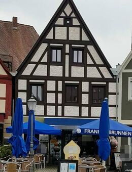 Teilsaniertes & ensemblegeschütztes Fachwerkhaus zentral am Marktplatz Neustadt Aisch - Neustadt (Aisch)