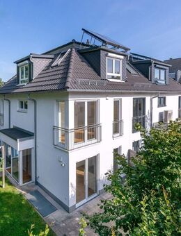 Familiengerechtes Eckhaus von 2016 mit Photovoltaik und Wohlfühlambiente in naturnaher Lage - München