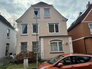 Mehrfamilienhaus mit 3 Wohnungen, Garage und Garten in 23568 Lübeck-Schlutup - Lübeck