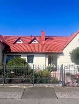 Großes EFH mit vielen Möglichkeiten- Keller, Gartenhaus, Garage/Carport, Brunnen + toller Garten! - Leipzig