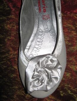 NEU * 3D * Blume * Blüte * Flower- Power * Romantik * Leder * Ballerinas * Slipper * Pumps "Tamaris" Gr. 37/ 4 * silber * - Riedlingen