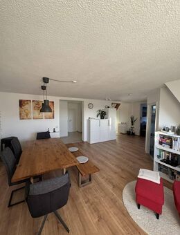 Großzügige renovierte 5-Zimmer-Maisonette Wohnung - Weisendorf