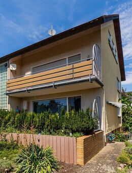 Vollvermietetes, gepflegtes 3-Familienhaus mit Tageslichtbädern, Garage und Garten in guter Wohnlage - Rüsselsheim