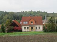 Sehr schön gelegenes Einfamilienhaus mit Einliegerwohnung und Nebengebäuden - Moringen