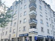2-Raum-Wohnung mit kleinem Eckbalkon am großen Wohnzimmer (ca. 26 m2) sowie innenliegendem Bad mit Wanne im Stadtzentrum! - Chemnitz