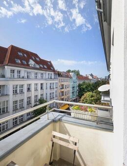 Helle 2-Zimmer Altbauwohnung in Friedrichshain mit Balkon - Berlin