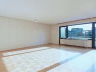 4-Zimmer-DG-Wohnung mit Potential und geräumiger Wohnfläche in Düsseldorf-Golzheim - Düsseldorf