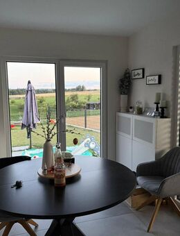 Top-Lage am Ortsrand mit Alb-Blick: Modernes Einfamilienhaus mit Sauna, großem Keller, Garage & 3 SP - Empfingen