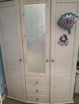 Toller Kleiderschrank aus Holz - Wasserburg (Inn)