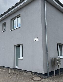 Sanierte 1 Zimmer Dachterrassen Wohnung im KFW Niedrigenergiehaus zentral in Schacht-Audorf - Schacht-Audorf