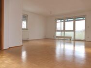 3 Zimmerwohnung mit Balkon, EBK und Garage - Sulzbach-Rosenberg