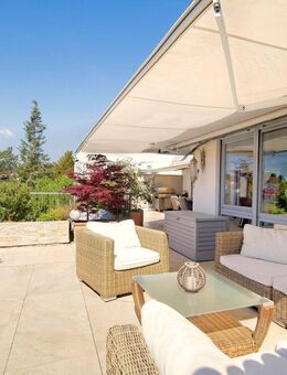 Exklusives Terrassenparadies: Großzügige Freiflächen und Eleganz - Leonberg (Baden-Württemberg)