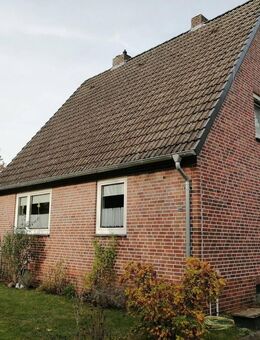 Einfamilienhaus mit Balkon und Doppelgarage im Herzen von Neuenkirchen - Neuenkirchen (Landkreis Heidekreis)