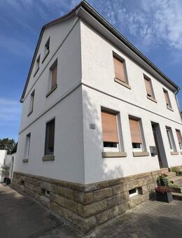 TOP-GELEGENHEIT! Großes Einfamilienhaus mit schönem Garten und Terrasse in Staudernheim zu verkaufen - Staudernheim