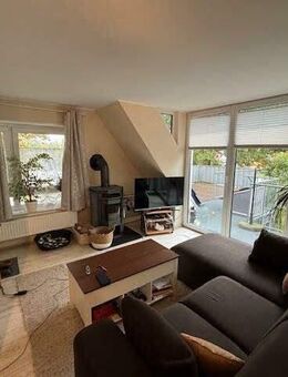 Charmantes Ein-/Zweifamilienhaus mit Garten, Dachterrasse und modernisierter Maisonette-Wohnung - Barenburg