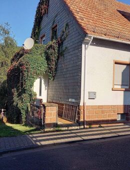 Parken Sie doch Ihr Geld! | Doppelhaushälfte auf großem Grundstück - Esthal