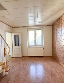 Gemütliche 5-Raum-Maisonettewohnung in Hohndorf - Hohndorf