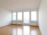 NEU!! Schöne 1-Zimmerwohnung + großer BALKON + bodengleiche Dusche ** - Dresden