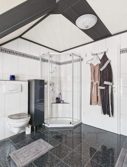 3-Zimmer DG-Wohnung mit "Hausgefühl" - Weitblick, Balkon, Garten & Pool - Wildenberg