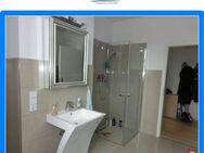 3 Raum Whg. Hochparterre, Fußbodenheizg., Wanne und Dusche, Balkon, Garten, Stellplatz, Kamin - Gotha