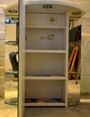 Badschrank, 3 Spiegel, 3 Lampen, ca. 70,5x60x28,5cm, gebraucht in 24148