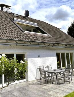 Wohnen am Rhein! Außergewöhnlich, exklusiv! Freistehendes Einfamilienhaus mit Wellness-Charakter! - Meerbusch