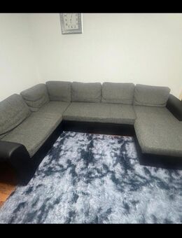 Wohnzimmer Chauch mit Bettkasten und Stauraum - München