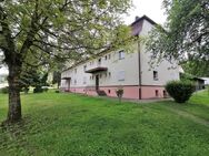 Helle Erdgeschosswohnung mit Ausblick in den parkähnlichen Garten mit großem Schuppenabteil im Garten und Garage! - Sulzbach-Rosenberg