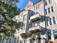 Meerblick bei ausgebauter 2-Zimmer DG-Wohnung zzgl. ca. 60 qm Ausbaureserve für ein Loft mit potentieller Loggia - Kiel