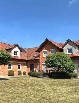 Tier- und Pferdehalter aufgepasst! Modernes Haus mit Stallgebäude (Geflügelhof) und Schlachthaus in begehrter Ortsrandlage! - Burgpreppach