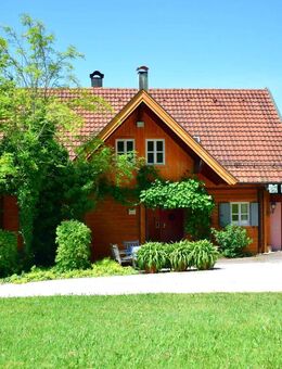 Hier ist Ihr Holzhaus mit dem besonderem Flair und einer Einliegerwohnung - Welzheim