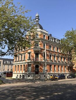 Ventar-sanierte 2-Zimmer-Altbauwohnung mit Fußbodenheizung im Denkmal, gut geschnitten, Küche inkl. - Dresden