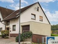 Solides Einfamilienhaus als Doppelhaus mit Garage in sehr schöner zentraler Wohn- und Aussichtslage - Morsbach