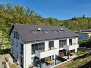 Einziehen und loswohnen! Neubau Maisonette-Wohnung mit Balkon und zwei TG-Stellplätzen in KA-Durlach - Karlsruhe
