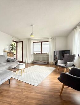 Großzügige Etagenwohnung mit Süd-Balkon, Garage und Gartenanteil - Wemding