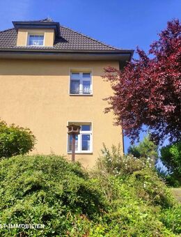2-Raumwohnung im Dachgeschoss | großer gemeinschaftlicher Garten | beliebte Lage im Grünen - Bitterfeld-Wolfen