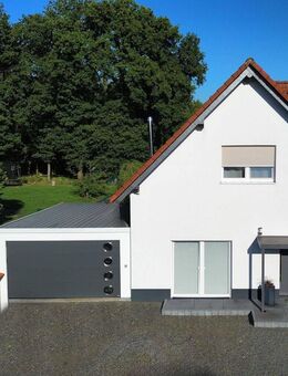 Modernisiert & einzugsbereit-familienfreundliche Doppelhaushälfte - Much