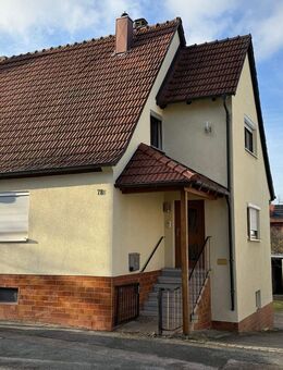 Doppelhaushälfte mit zwei Garagen - Ansbach